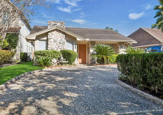 Photo 3 of Single family home for sale at 3716 Bellaire Blvd, Houston, TX 77025 | MLS# 35673527 | Listing updated on 2026-06-11