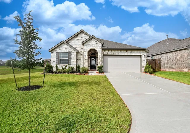 Photo 1 of Sale Pending at 326 Stablebrook St, Magnolia, TX 77354 | MLS# 789351 | Listing updated on 2026-08-26