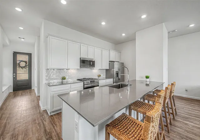 Photo 2 of Townhouse for sale at 5630 Amber Brk Ln, Fulshear, TX 77441 | MLS# 76579757 | Listing updated on 2026-09-03