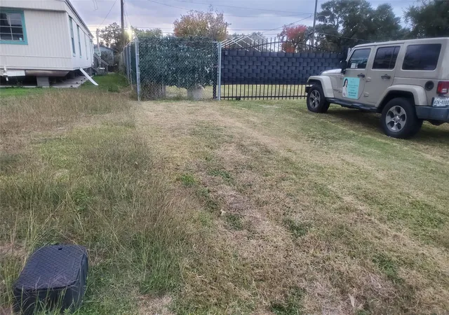 18th image of 702 E Belmont St, Pasadena, TX 77506 | MLS# 54622333