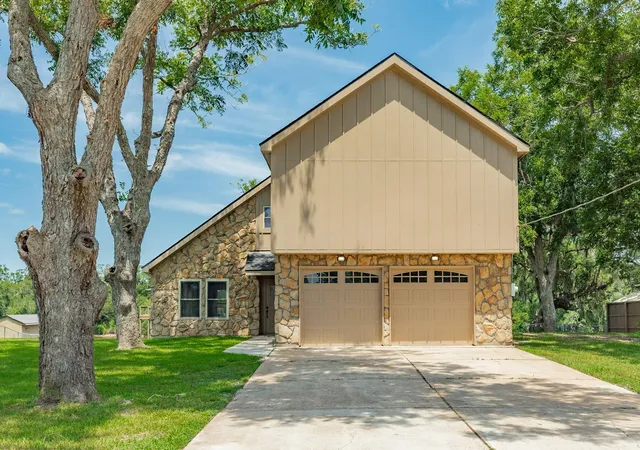 Photo 3 of Single family home for sale at 2170 County Rd 506, Brazoria, TX 77422 | MLS# 21697172 | Listing updated on 2026-08-31