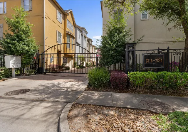 Homes for sale in Houston, TX | 2830 Sherwin St, Houston, TX 77007 | MLS# 75804428