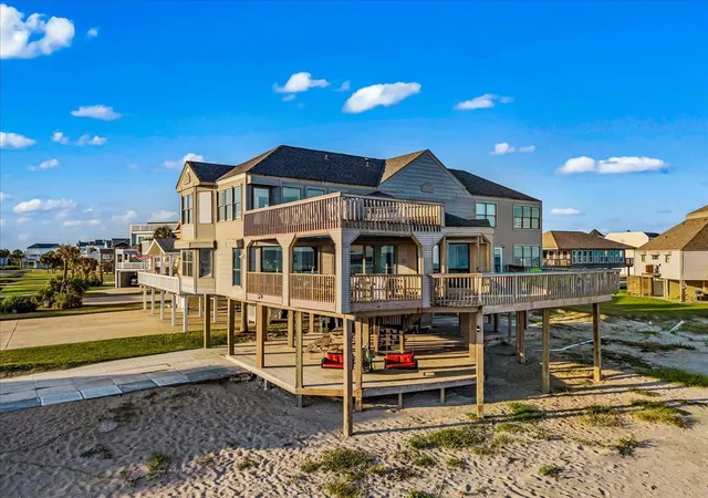 Photo 2 of Single family home for sale at 4226 Ghost Crab Ln, Galveston, TX 77554 | MLS# 86306113 | Listing updated on 2026-03-24