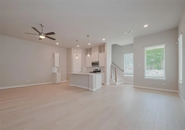 Photo 4 of Single family home for sale at 8925 Grovner Pl, Houston, TX 77055 | MLS# 19977004 | Listing updated on 2026-09-20