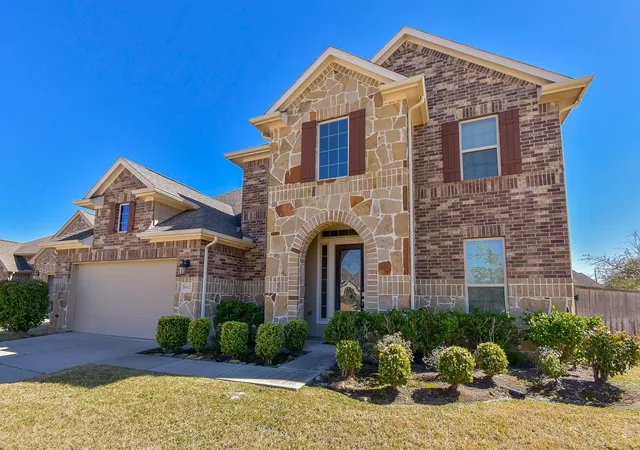 Photo 2 of Single family home for sale at 6102 Crested Song Cir, Richmond, TX 77407 | MLS# 29405016 | Listing updated on 2026-09-17