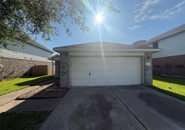 Photo 1 of Sale Pending at 14107 Ballfour Park Ln, Houston, TX 77047 | MLS# 39660469 | Listing updated on 2026-09-11