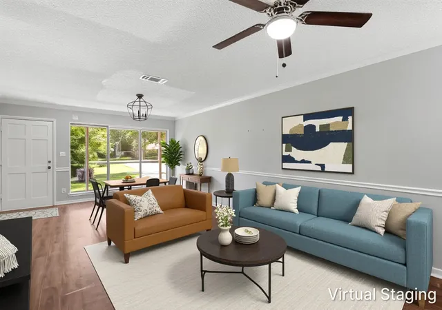Photo 2 of Sale Pending at 424 Southern Oaks Dr, Lake Jackson, TX 77566 | MLS# 34553518 | Listing updated on 2026-10-07