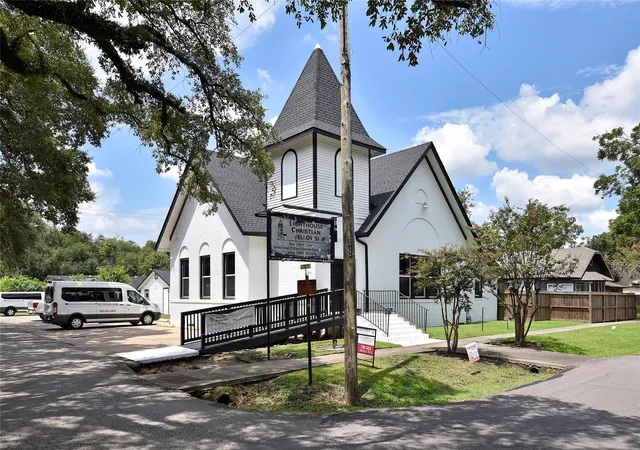 Photo 3 of Single family home for sale at 1220 Mulcahy St, Rosenberg, TX 77471 | MLS# 49356313 | Listing updated on 2026-07-15