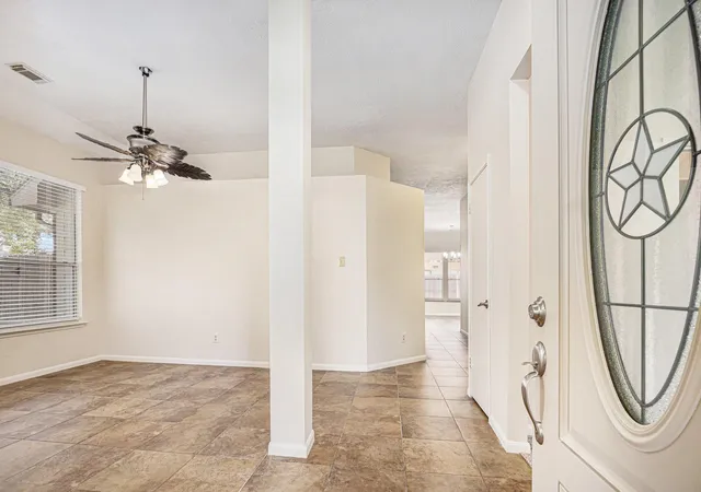4th image of 4303 Alysheba, Friendswood, TX 77546 | MLS# 9516917