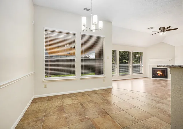5th image of 4303 Alysheba, Friendswood, TX 77546 | MLS# 9516917