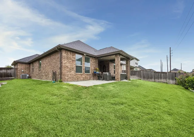 Photo 4 of Sale Pending at 31315 Brown Fern Dr, Fulshear, TX 77441 | MLS# 77922673 | Listing updated on 2026-09-13