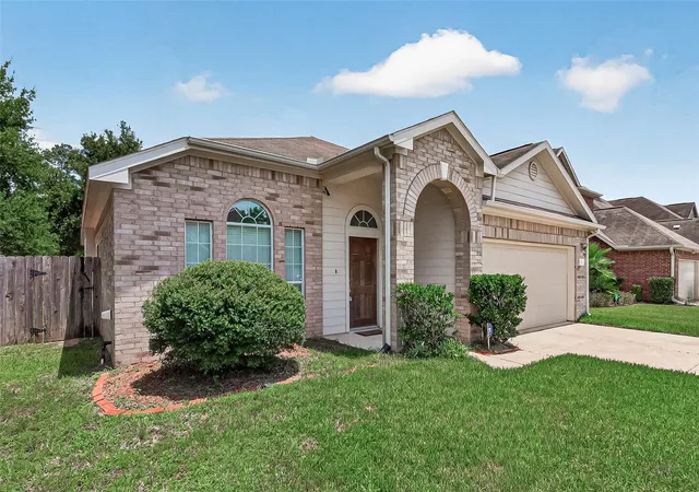 Photo 2 of Sale Pending at 10511 Whisper Blf Dr, Humble, TX 77396 | MLS# 42835721 | Listing updated on 2026-09-05