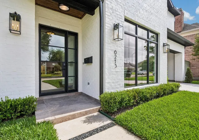 1st image of 6213 Overbrook Ln, Houston, TX 77057 | MLS# 24738716