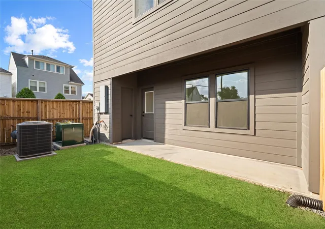 Photo 3 of Single family home for sale at 1614 Ojeman Rd #C, Houston, TX 77055 | MLS# 64300862 | Listing updated on 2026-09-15