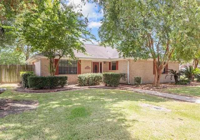 2nd image of 815 Hunter Ridge Ln, Nederland, TX 77627 | MLS# 74104213