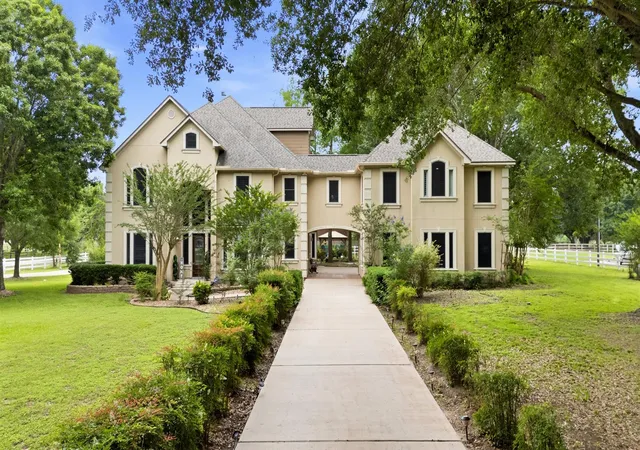 Homes for sale in Sealy, TX | 200 Creekside Ct, Sealy, TX 77474 | MLS# 98962737