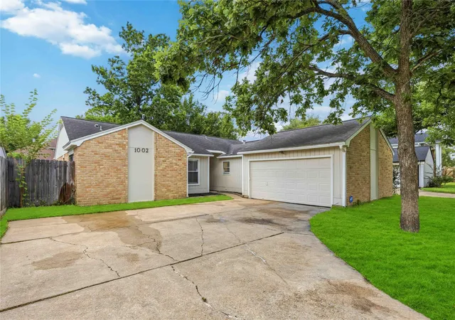 Photo 3 of Sale Pending at 1002 Oxborough Dr, Katy, TX 77450 | MLS# 39465485 | Listing updated on 2026-09-04