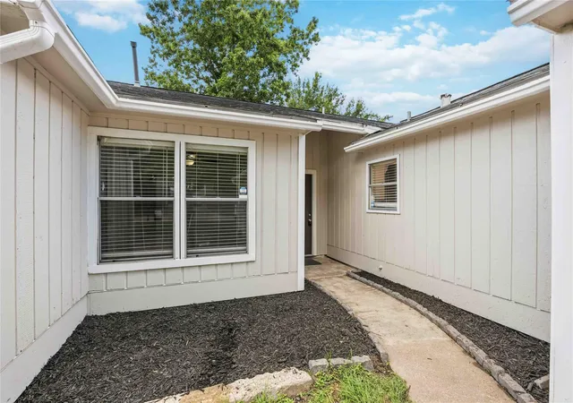 Photo 3 of Sale Pending at 1002 Oxborough Dr, Katy, TX 77450 | MLS# 39465485 | Listing updated on 2026-09-04