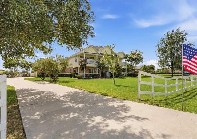 Photo 3 of Single family home for sale at 1727 Wild Mustang Canyon Ln, Katy, TX 77493 | MLS# 22792862 | Listing updated on 2026-10-06