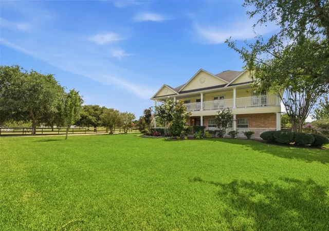 Photo 4 of Single family home for sale at 1727 Wild Mustang Canyon Ln, Katy, TX 77493 | MLS# 22792862 | Listing updated on 2026-10-06