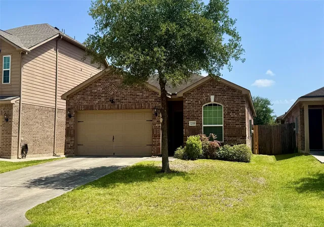 2nd image of 12019 Quartersawn Ln, Pinehurst, TX 77362 | MLS# 44545898