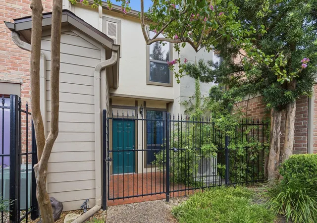 Photo 1 of Townhouse for sale at 1201 Mcduffie St #114, Houston, TX 77019 | MLS# 7391953 | Listing updated on 2026-09-01