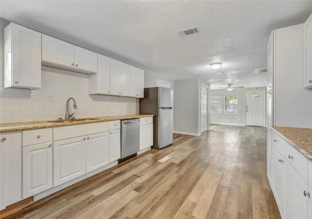 3rd image of 4726 Carmen St, Houston, TX 77033 | MLS# 35688993