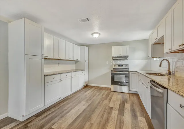 4th image of 4726 Carmen St, Houston, TX 77033 | MLS# 35688993