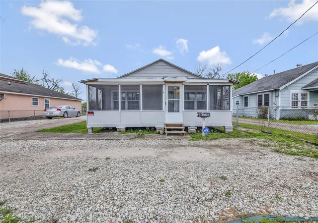 5th image of 4726 Carmen St, Houston, TX 77033 | MLS# 35688993