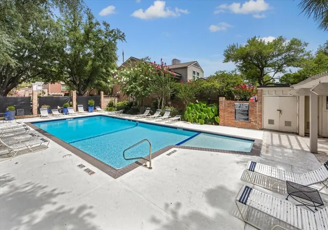 2nd image of 1260 Fountain Vw Dr, Houston, TX 77057