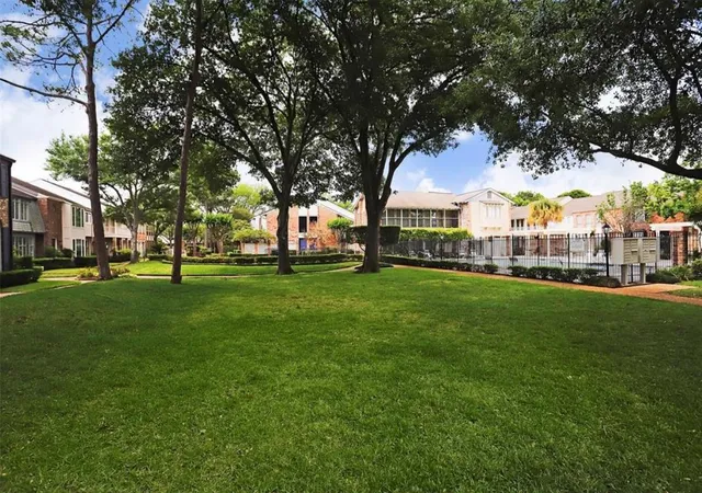 45th image of 1260 Fountain View Dr #171, Houston, TX 77057 | MLS# 92625921