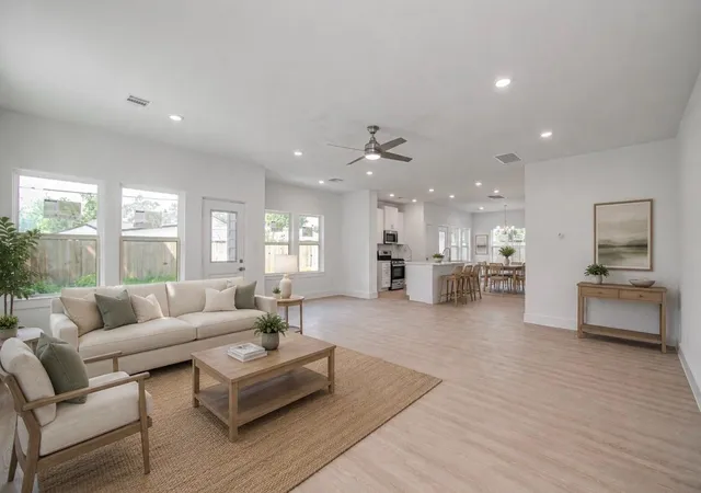 Photo 3 of Single family home for sale at 5011 Yellowstone Blvd, Houston, TX 77021 | MLS# 10336502 | Listing updated on 2026-08-30