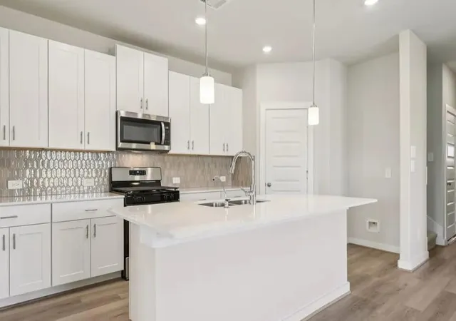 3rd image of 12019 Marlin Strait Dr, Baytown, TX 77523 | MLS# 58306512