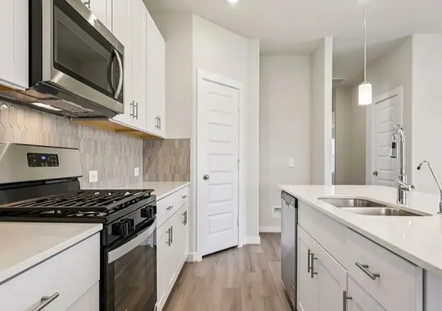 4th image of 12019 Marlin Strait Dr, Baytown, TX 77523 | MLS# 58306512
