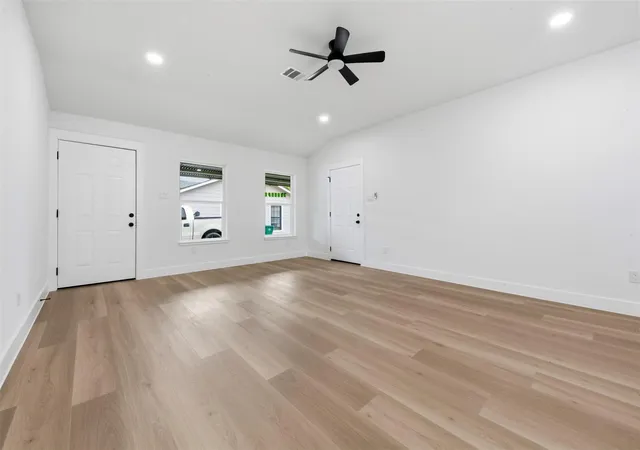 Photo 4 of Single family home for sale at 1415 Taylor Ave, Pasadena, TX 77506 | MLS# 36242533 | Listing updated on 2026-08-01