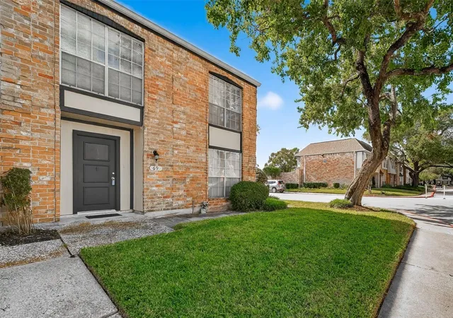 3rd image of 11002 Hammerly Blvd, Houston, TX 77043