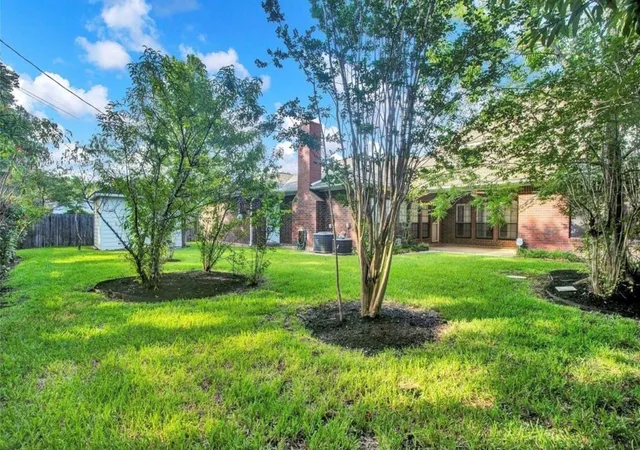 25th image of 611 N Hickory St, Tomball, TX 77375 | MLS# 61394539
