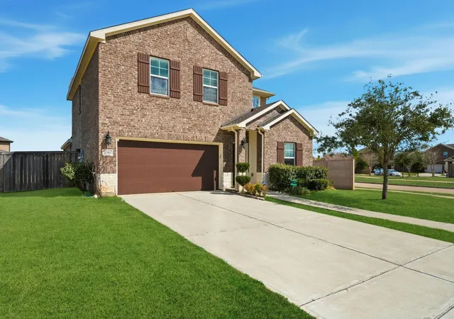 Photo 2 of Single family home for sale at 2703 Fairfield Landing Ln, Houston, TX 77089 | MLS# 2933667 | Listing updated on 2026-08-15
