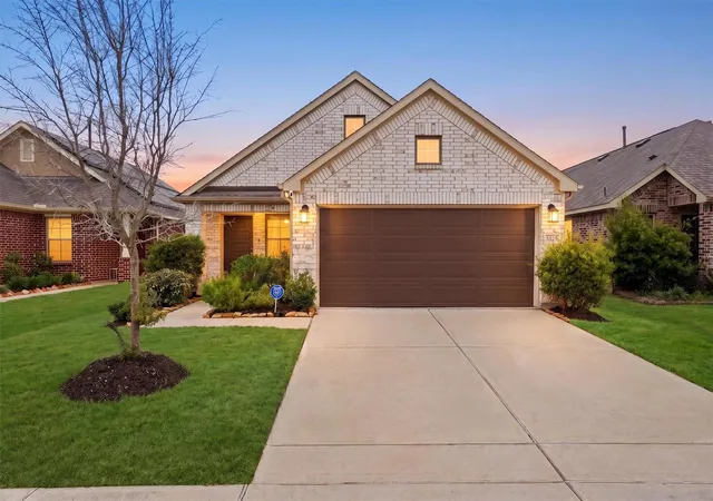2nd image of 8122 Royal Breeze Dr, Cypress, TX 77433 | MLS# 83564698