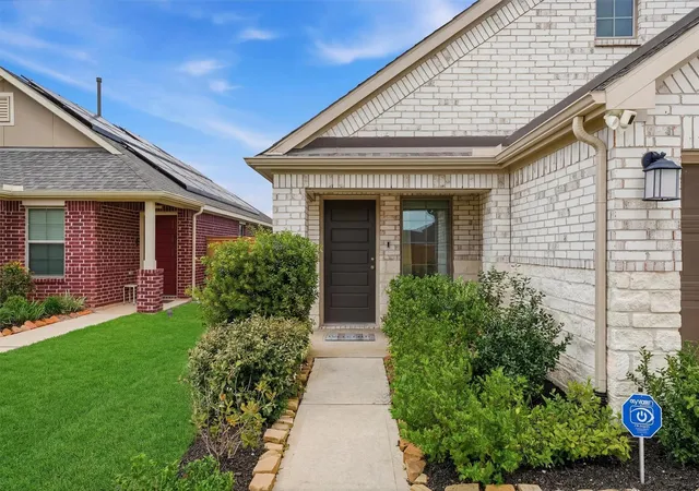 4th image of 8122 Royal Breeze Dr, Cypress, TX 77433 | MLS# 83564698