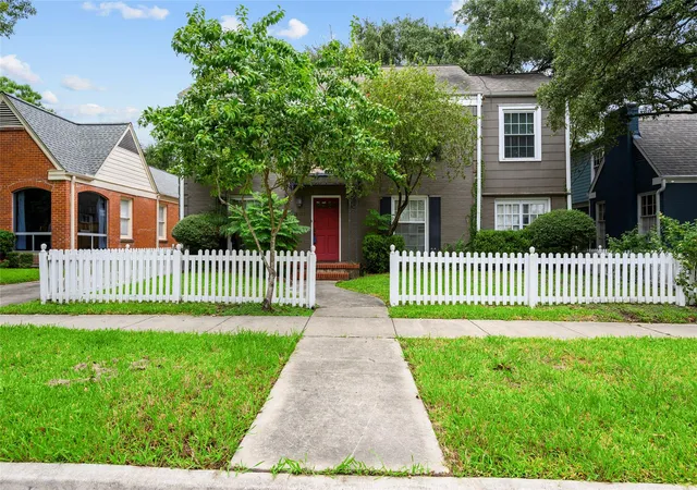 Photo 1 of Sale Pending at 1832 Lexington St, Houston, TX 77098 | MLS# 41270294 | Listing updated on 2026-08-12