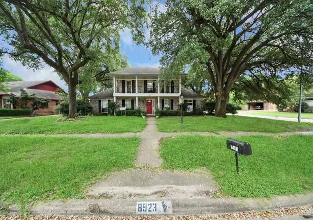Photo 4 of Single family home for sale at 8923 Haverstock Dr, Houston, TX 77031 | MLS# 80661405 | Listing updated on 2026-08-27
