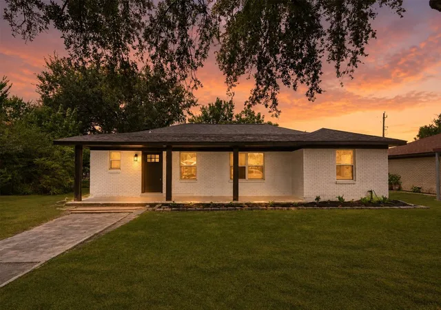 2nd image of 108 Chandler Dr, Baytown, TX 77521 | MLS# 45238016