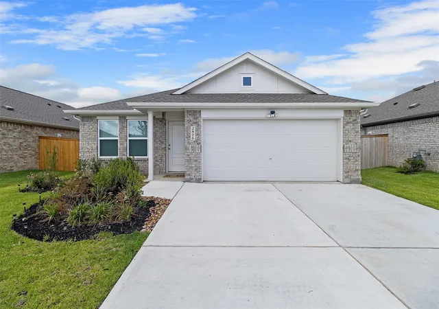 Photo 2 of Single family home for sale at 2806 Cedar Rock St, La Marque, TX 77568 | MLS# 89979284 | Listing updated on 2026-06-17