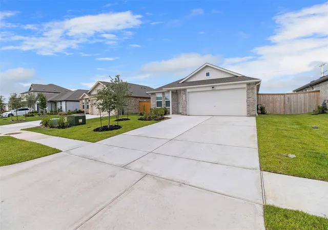 Photo 3 of Single family home for sale at 2806 Cedar Rock St, La Marque, TX 77568 | MLS# 89979284 | Listing updated on 2026-06-17