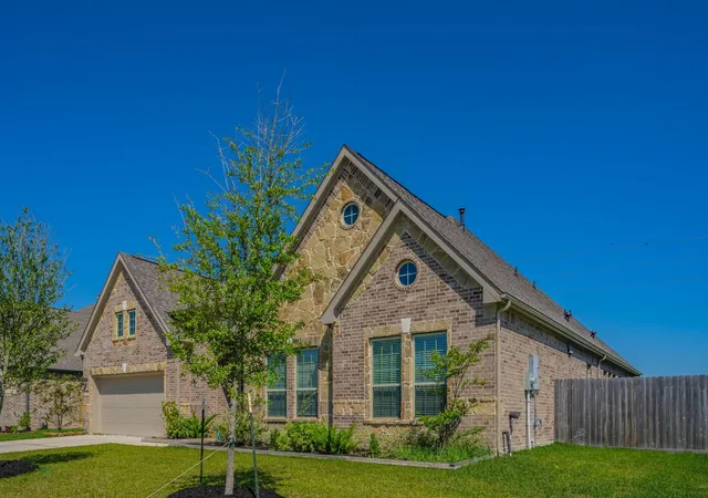 Homes for sale in Mont Belvieu, TX | 11903 Oakwood Dr, Mont Belvieu, TX 77535 | MLS# 76018463