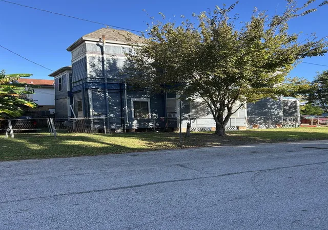 5th image of 1626 Church St, Galveston, TX 77550 | MLS# 31900856