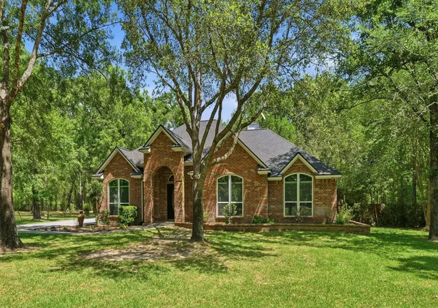 Photo 2 of Single family home for sale at 11714 Crk View Ln, Conroe, TX 77385 | MLS# 19603919 | Listing updated on 2026-08-22
