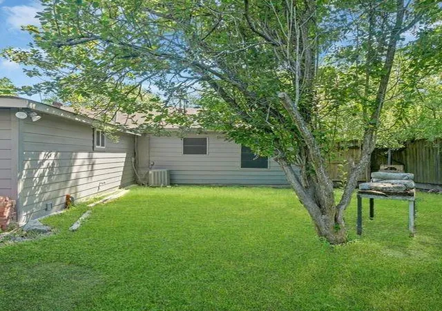 27th image of 8142 Herschelwood St, Houston, TX 77033 | MLS# 10814226