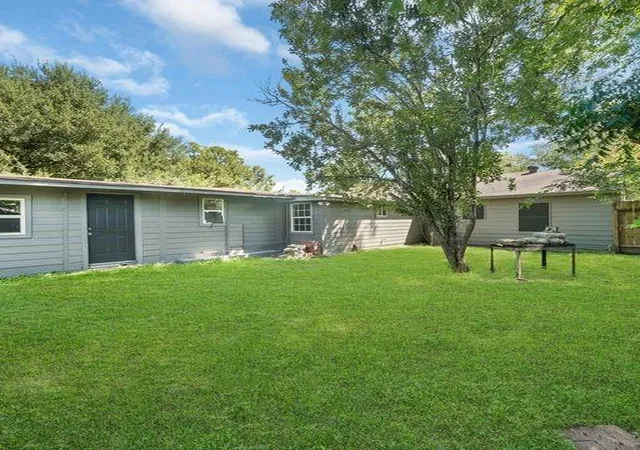 4th image of 8142 Herschelwood St, Houston, TX 77033 | MLS# 10814226